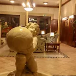 The Lakeside - Burghotel Zu