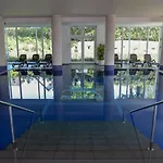 The Lakeside - Burghotel Zu 4* Στράουσμπεργκ