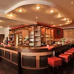 The Lakeside - Burghotel Zu 4* Στράουσμπεργκ