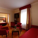 The Lakeside - Burghotel Zu