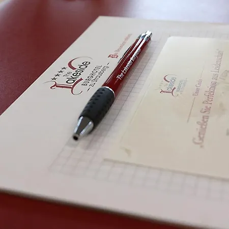 The Lakeside - Burghotel Zu Ξενοδοχείο Στράουσμπεργκ