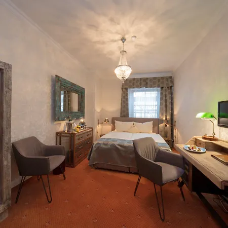 The Lakeside - Burghotel Zu 4*