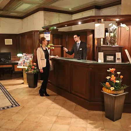 فندق The Lakeside - Burghotel Zu