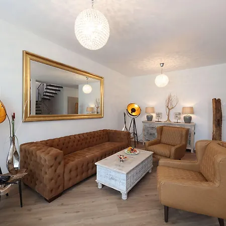 The Lakeside - Burghotel Zu