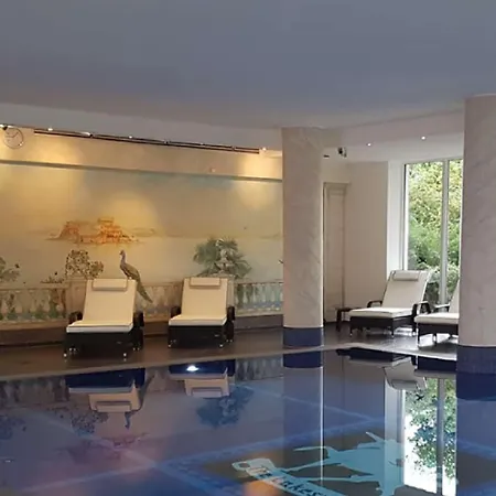 The Lakeside - Burghotel Zu 4*