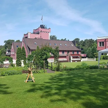 The Lakeside - Burghotel Zu