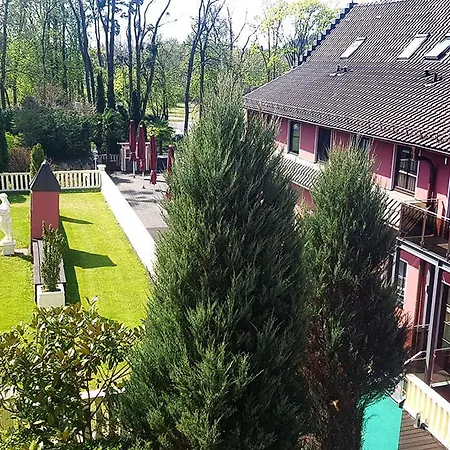 The Lakeside - Burghotel Zu シュトラウスベルク