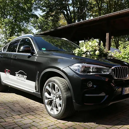 ホテル The Lakeside - Burghotel Zu