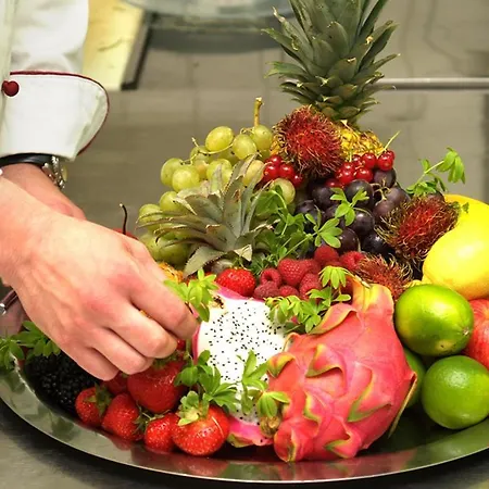 The Lakeside - Burghotel Zu シュトラウスベルク