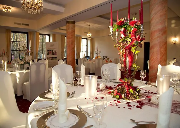 The Lakeside - Burghotel Zu 4*