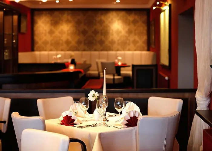 The Lakeside - Burghotel Zu فندق