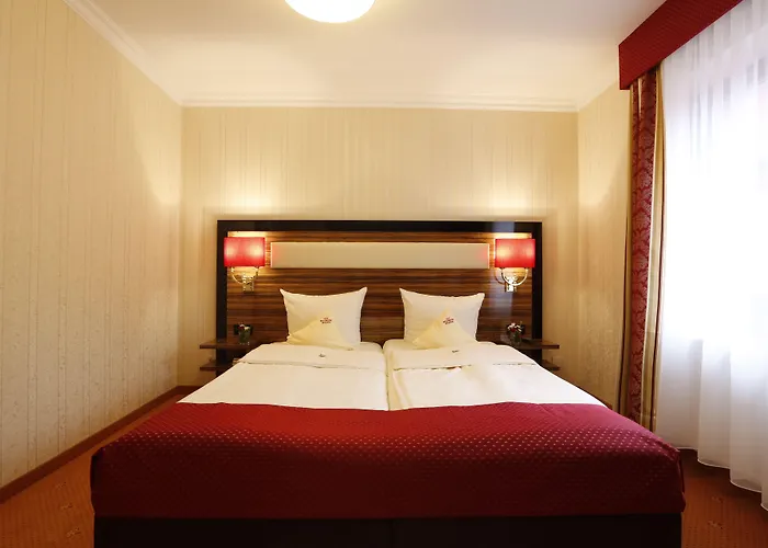 The Lakeside - Burghotel Zu فندق