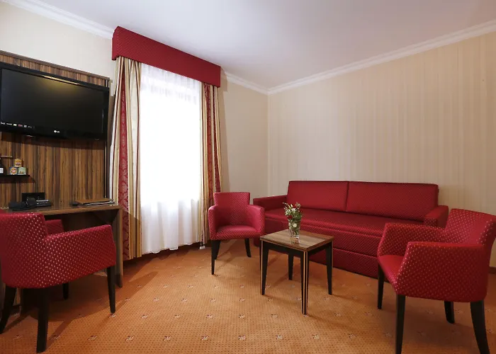 The Lakeside - Burghotel Zu فندق شتراوسبرغ