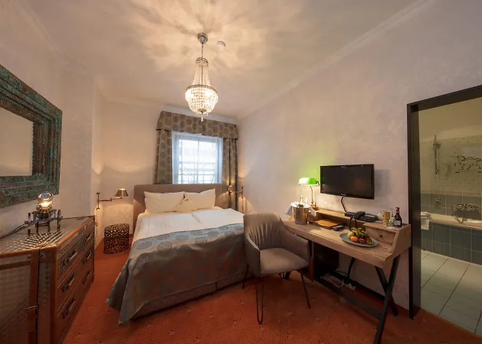 The Lakeside - Burghotel Zu فندق شتراوسبرغ