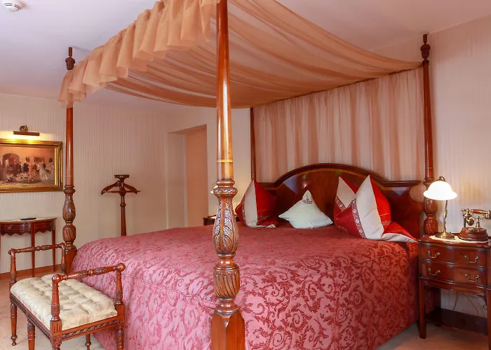 The Lakeside - Burghotel Zu شتراوسبرغ