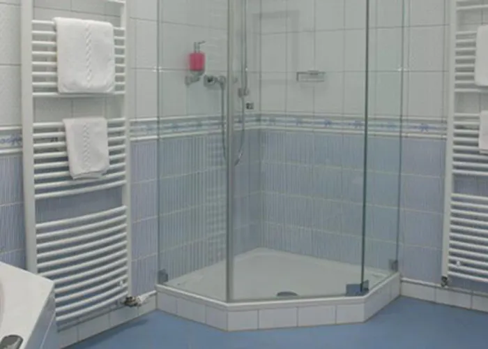 The Lakeside - Burghotel Zu فندق