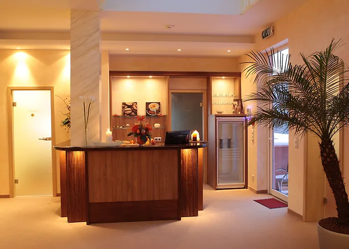 The Lakeside - Burghotel Zu فندق