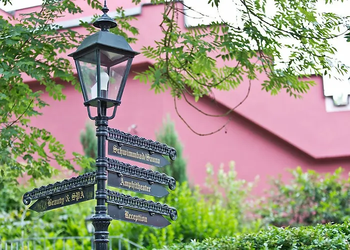 فندق The Lakeside - Burghotel Zu 4*