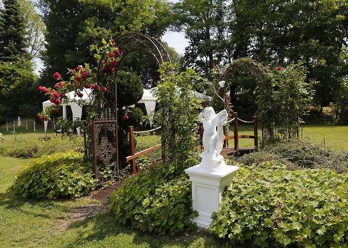 The Lakeside - Burghotel Zu فندق