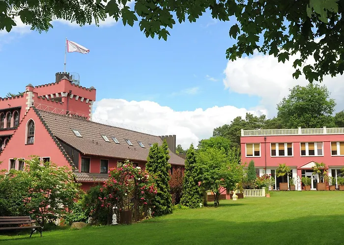 The Lakeside - Burghotel Zu فندق شتراوسبرغ