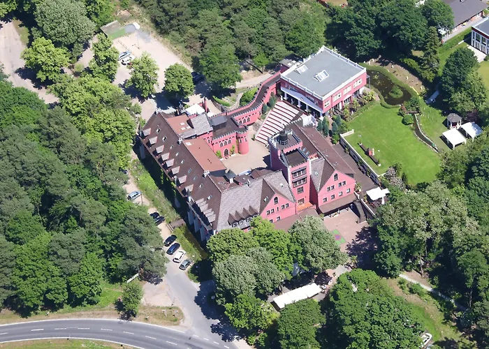 The Lakeside - Burghotel Zu 4*