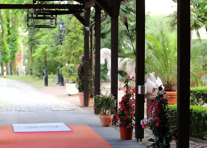 The Lakeside - Burghotel Zu فندق