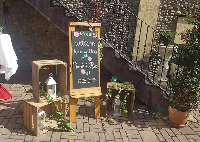 The Lakeside - Burghotel Zu فندق شتراوسبرغ