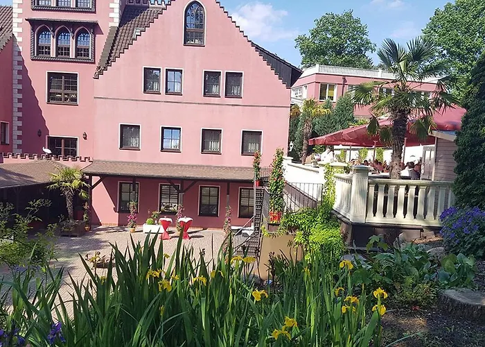 The Lakeside - Burghotel Zu 4*