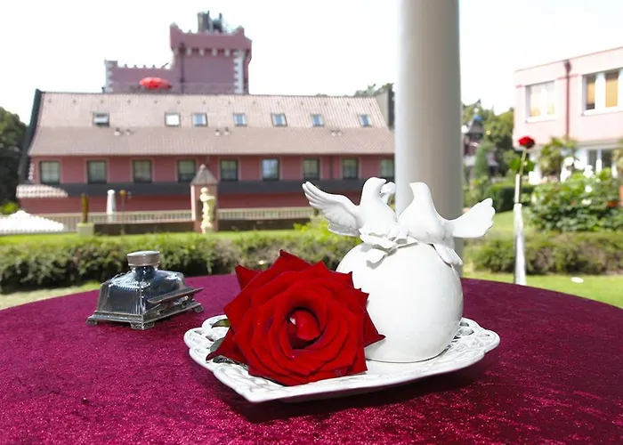 The Lakeside - Burghotel Zu فندق