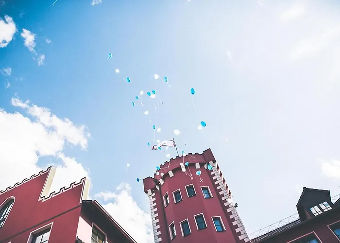 فندق The Lakeside - Burghotel Zu 4*