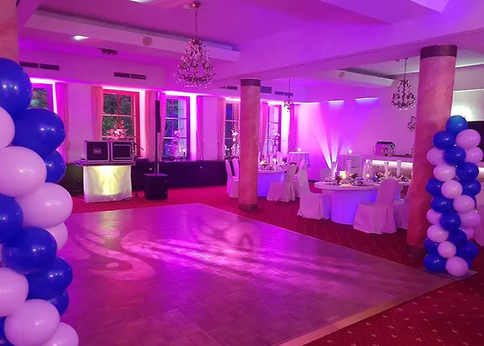 The Lakeside - Burghotel Zu فندق